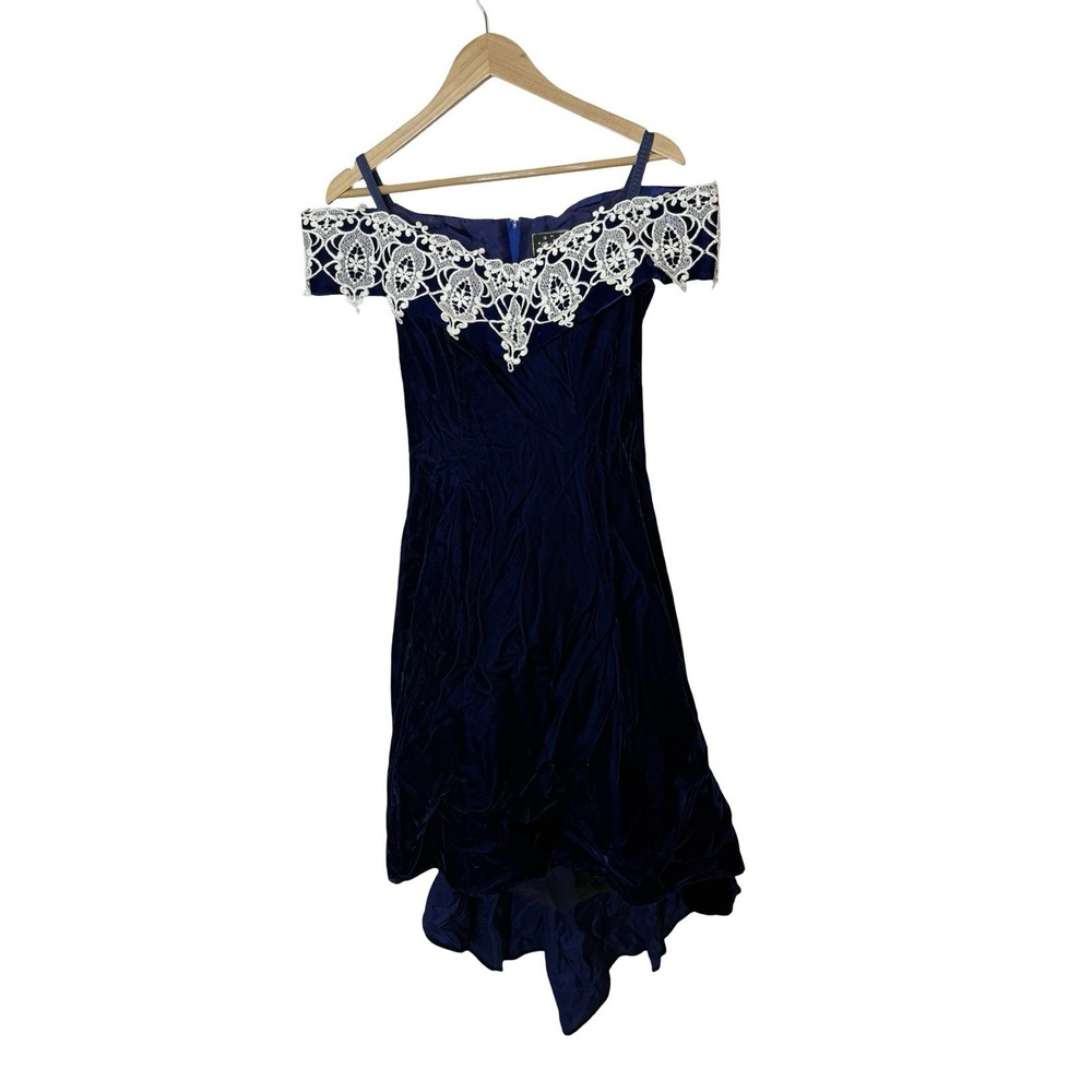 Vintage Fashion 1001 Nights Velvet Dress Size 5/6 Color Dark blue 90s homecoming